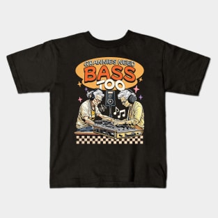 Grannies need bass too Kids T-Shirt